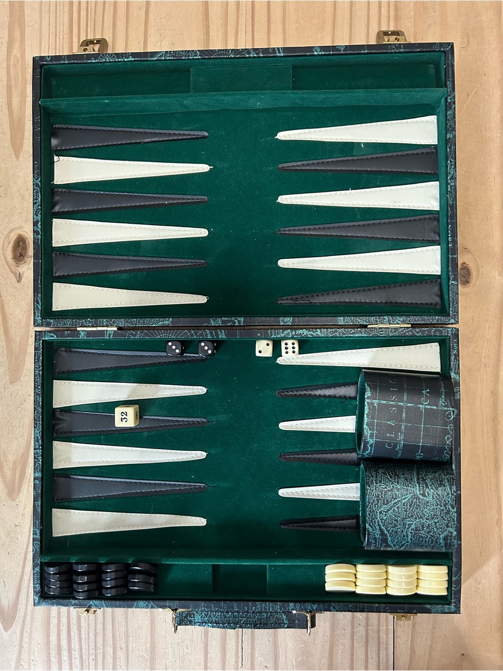 Backgammon Beautiful Leather Case Travel Set - Complete All Pieces